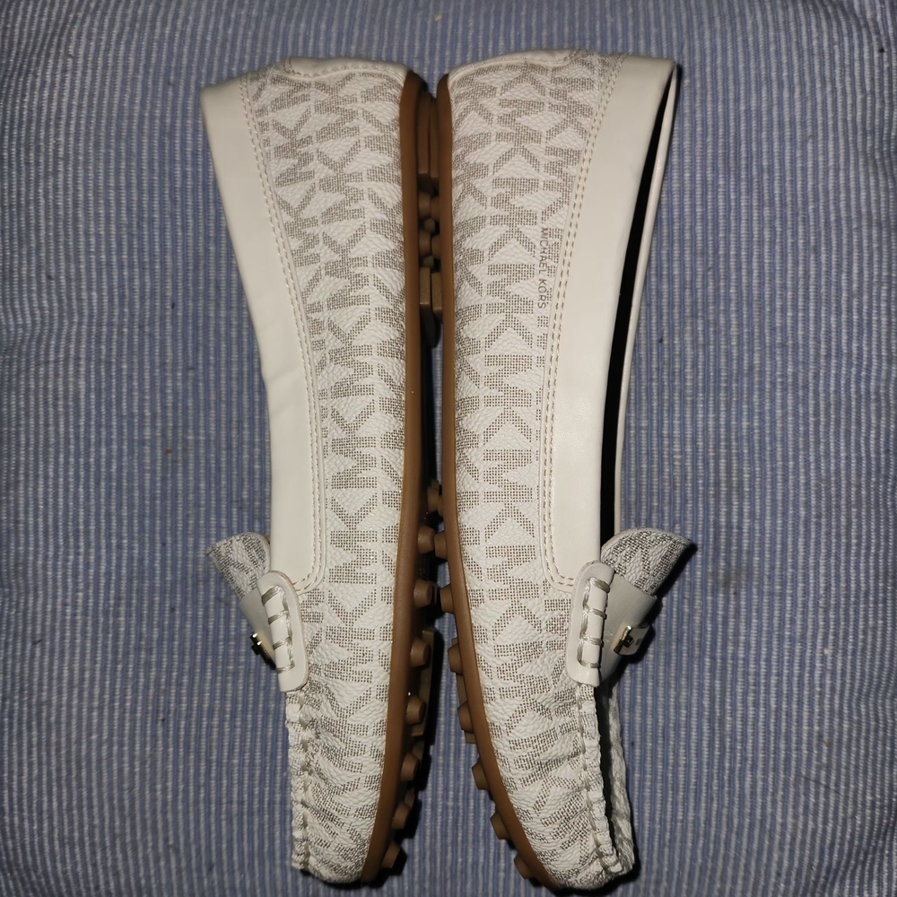 Michael Kors Cream and Gray Flats with Classic Comfort Size 5.5m - Picture 3 of 9